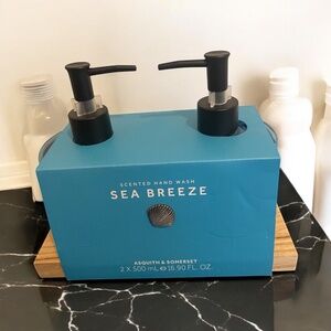Asquith & Somerset Sea Breeze Hand Wash Set | 2x500 ml Glass Bottles+Wooden Tray
